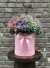 Цветочная композиция из Гипсофила и Розы в шляпной коробке в Верхозиме