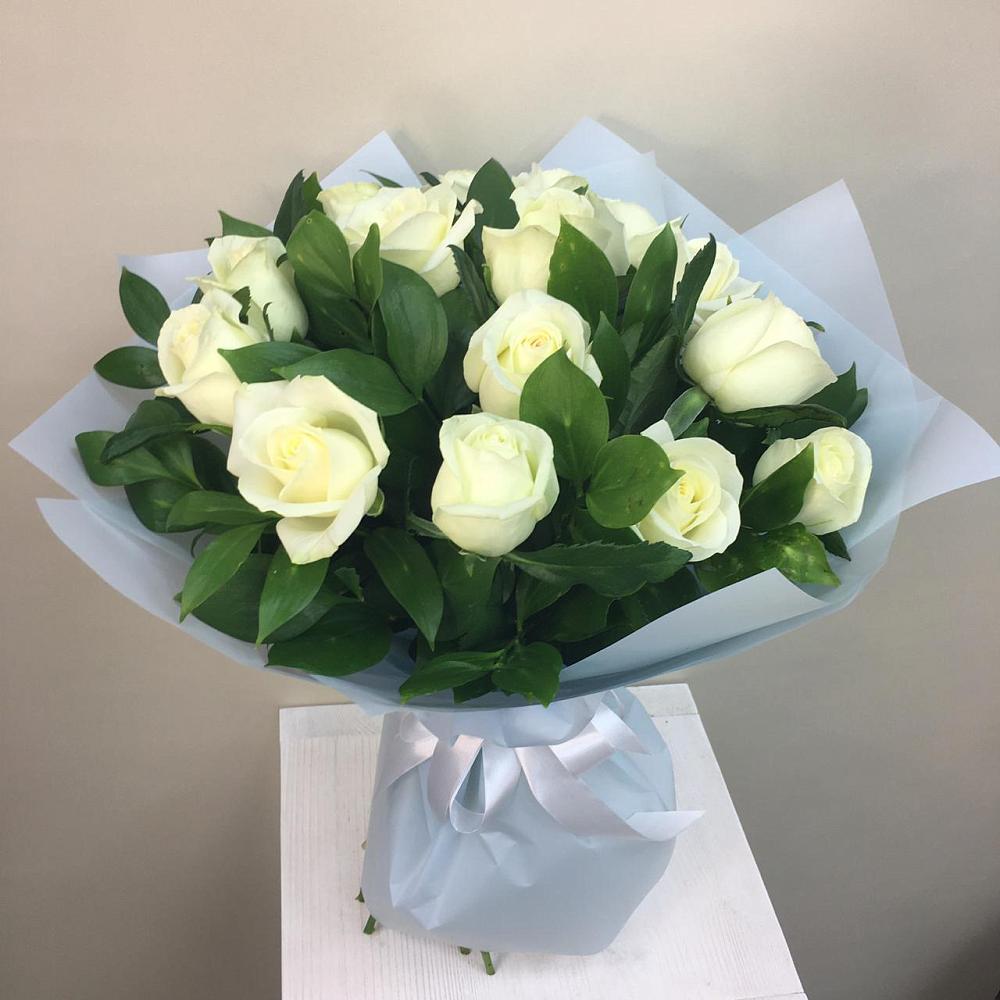 Букет 15 Белых роз Проуд в Верхозиме