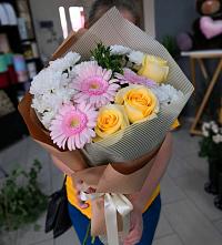 Букет цветов из:  Герберы, Розы и Хризантемы в Верхозиме