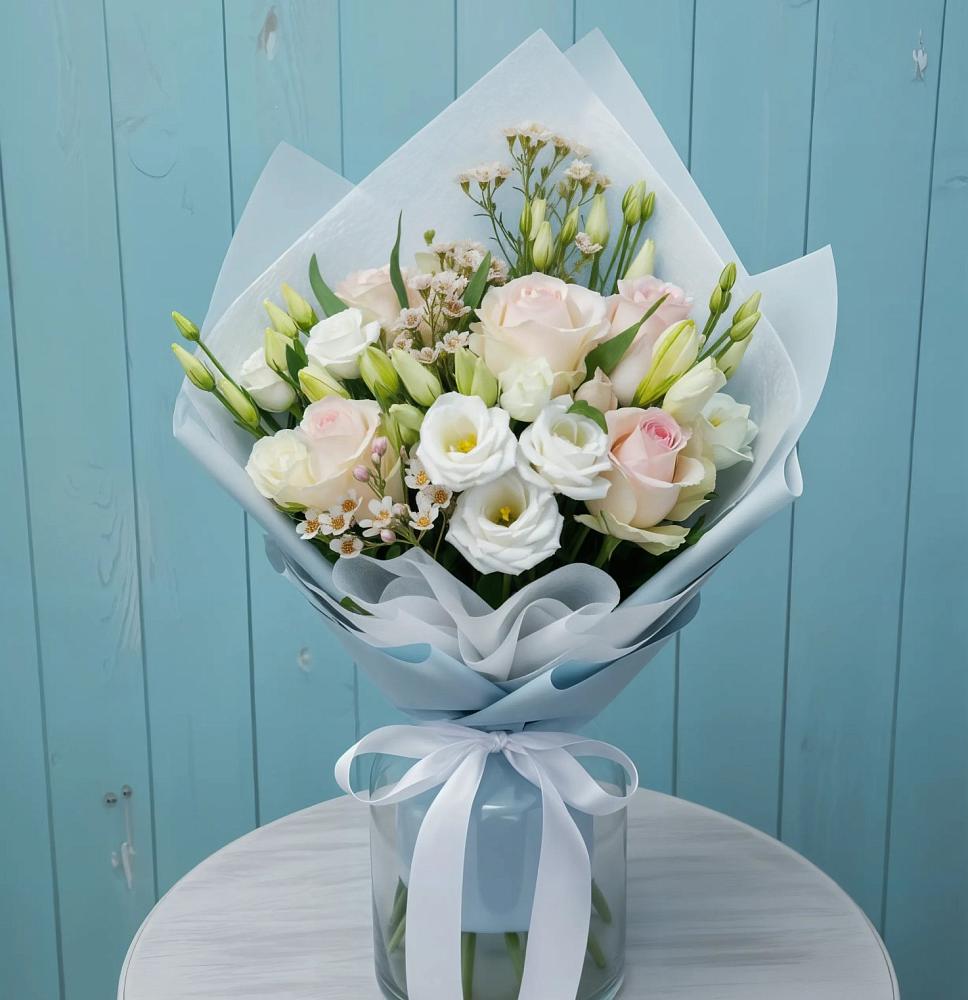 Букет цветов из: Розы и Лизиантусы в Верхозиме