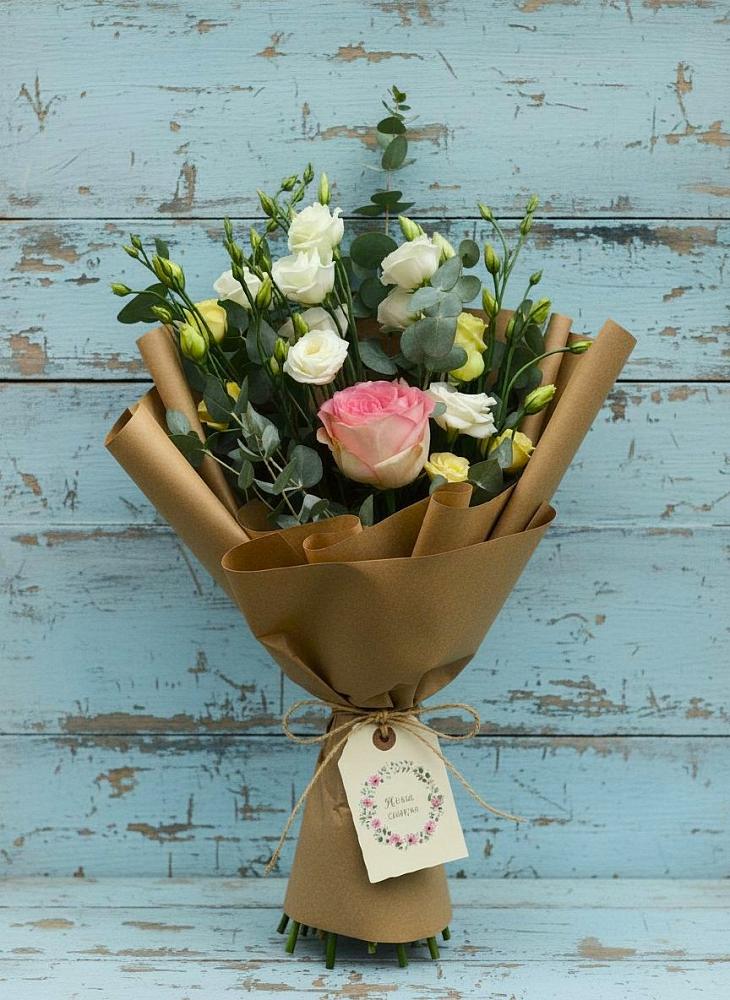 Букет цветов из: Розы и Лизиантусы в Верхозиме