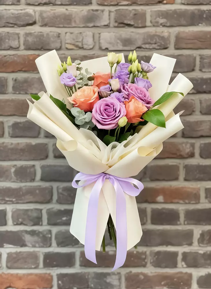 Букет цветов из: Лизиантусы и Розы в Верхозиме