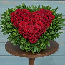 Цветочная композиция из Розы в виде сердца в Верхозиме