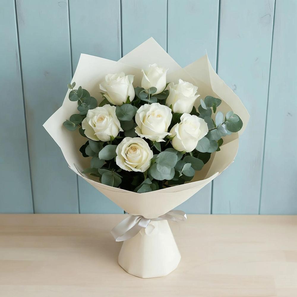 Букет Белые розы в Эвкалипте в Верхозиме