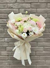 Букет цветов из:  Гвоздики, Розы, Лизиантусы и Хризантемы в Верхозиме