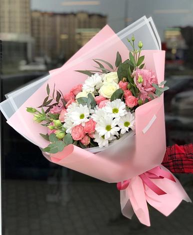 Букет цветов из: Розы, Лизиантусы и Хризантемы в Верхозиме
